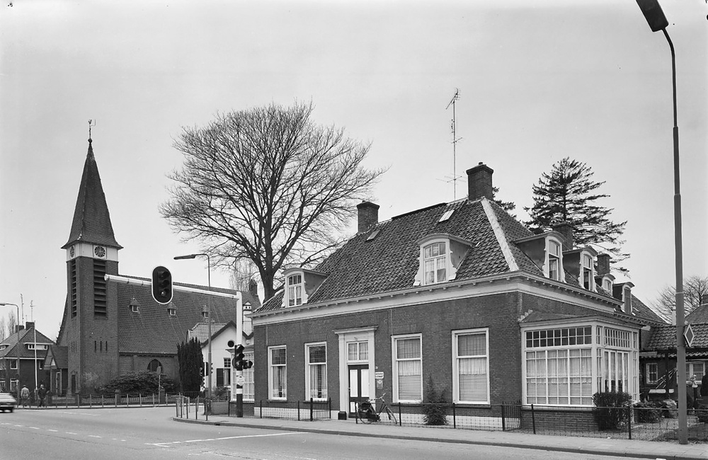 Overzicht voorzijde Huis Ortrud (1976)