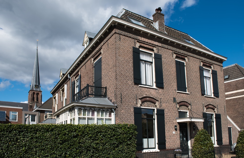 Voorzijde en linkerzijgevel 2016