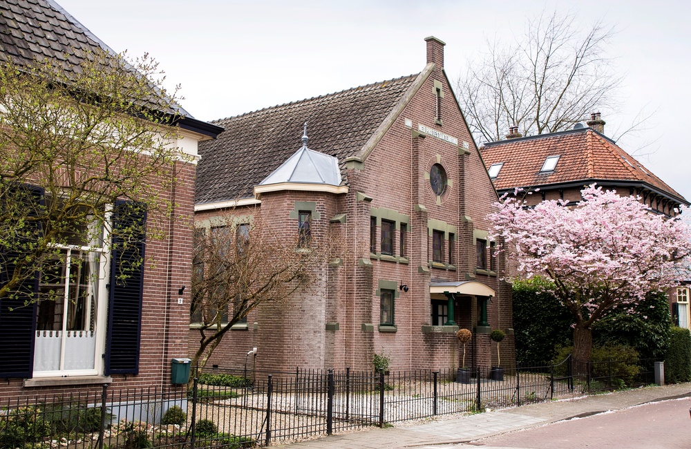 Voor- en linkerzijgevel - 2016