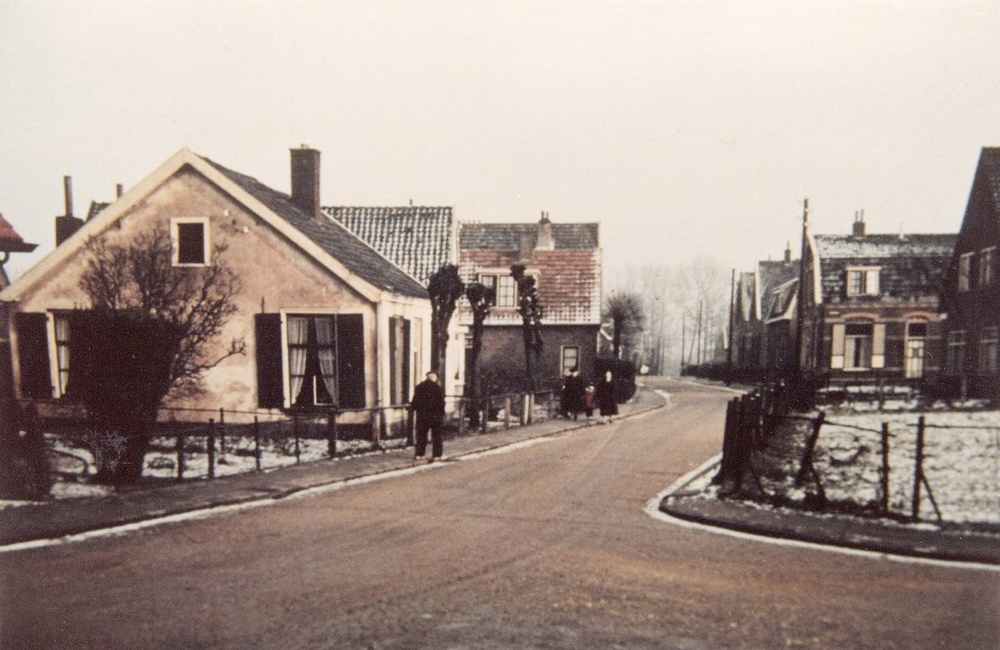 Overhagenseweg vanuit de Kerkstraat - 1953