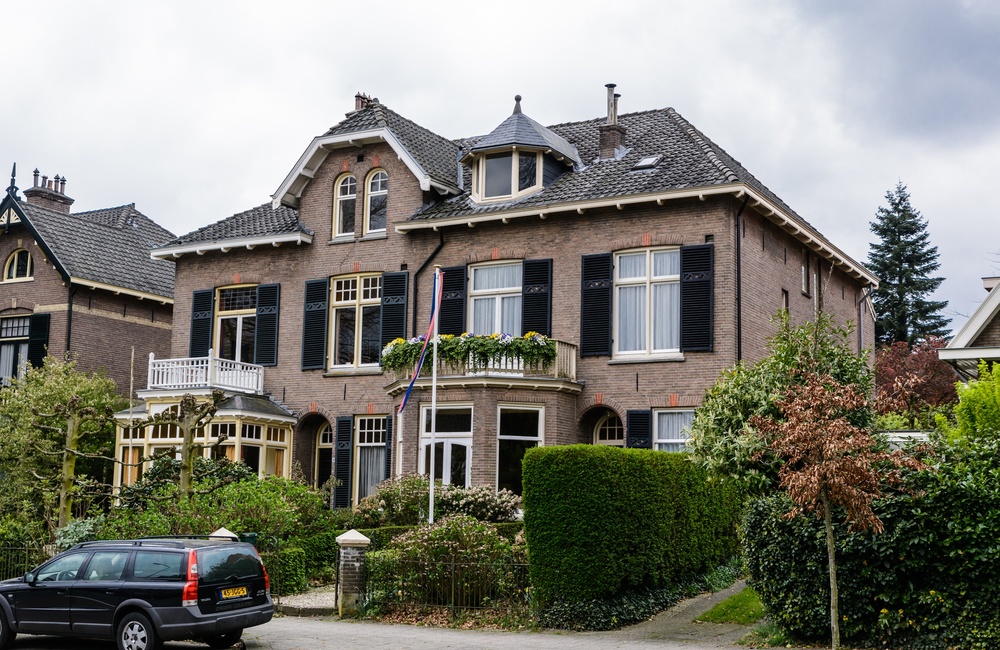 Voor- en rechterzijgevel 2016