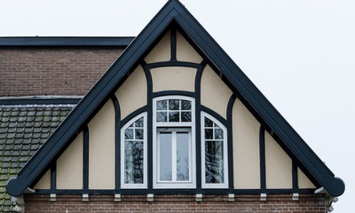 Deel voorgevel zorgvilla