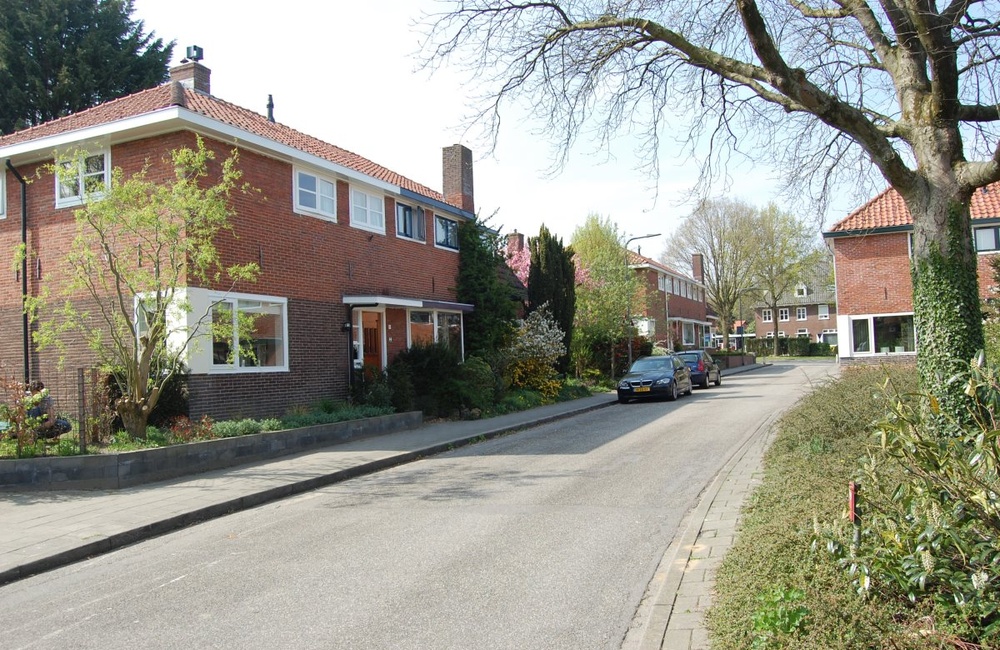 Egmondstraat westzijde; de oudste woningen uit 1922 - 2015