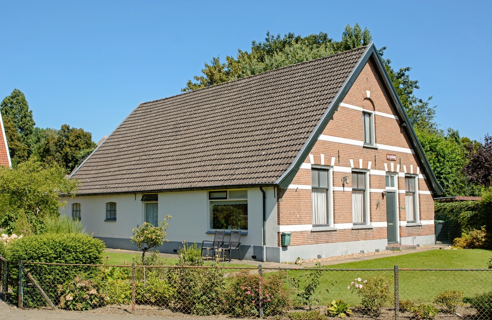Voorgevel en linkerzijgevel - 2016