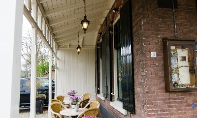 Deel linkergevel eetcafe
