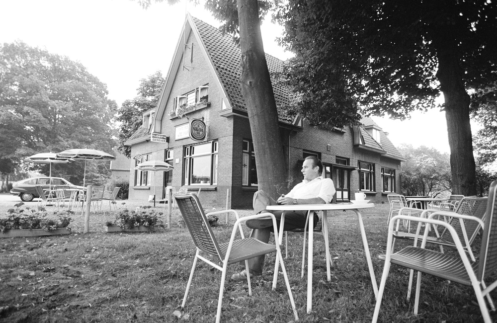 Dhr. Eikenaar bij De Harm0nie - 1984