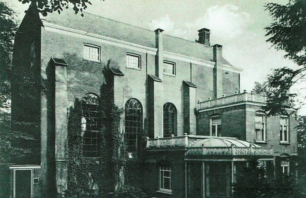Kerk met serre aan de westzijde ca 1930