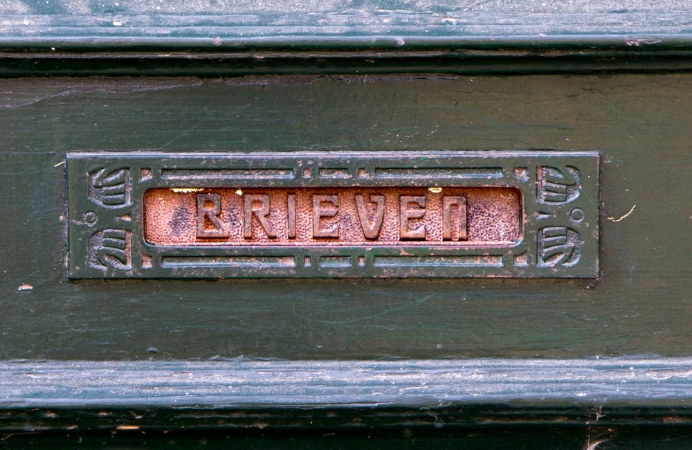 Detail brievenbus voormalig postkantoor en woonhuis - 2016