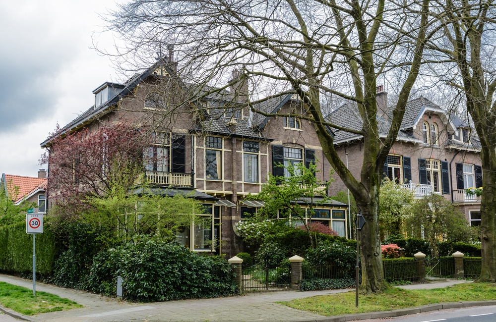 Voor- en linkerzijgevel 2016