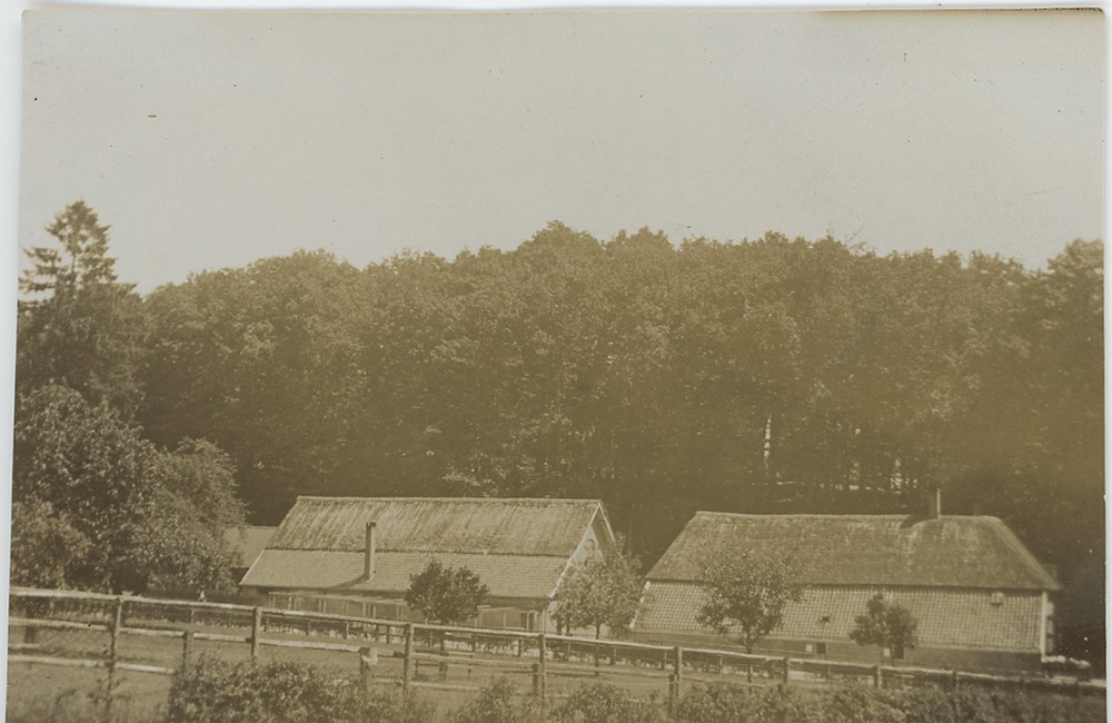 Boerderij en schuur langs de Boerenallee