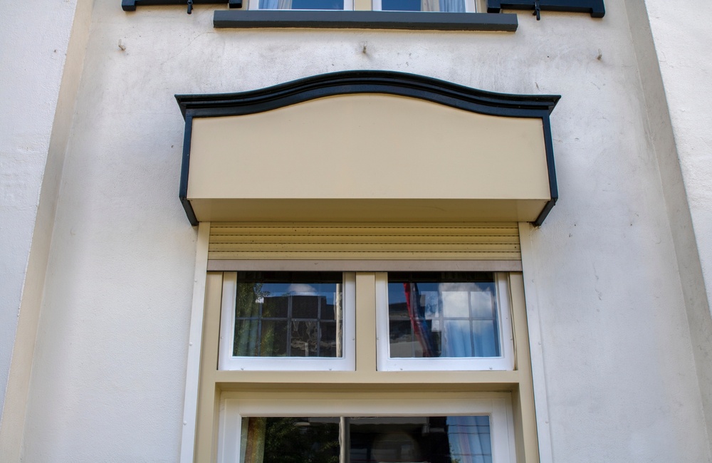 Detail voorderu met rolluiken 2017