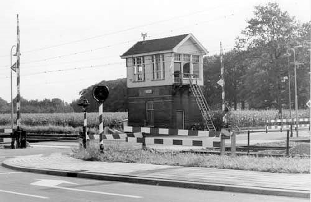 Spoorwegovergang Gasthuislaan met wachthuisje