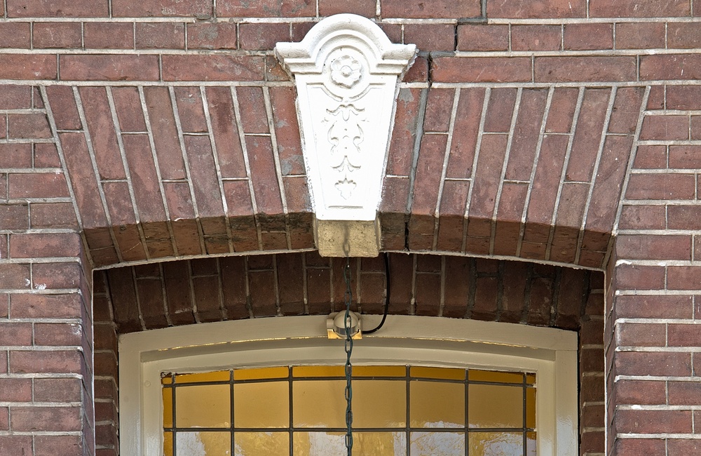 Detail glas-in-lood bovenlicht bij de voordeur Villa Hoflaan 3 - 2016