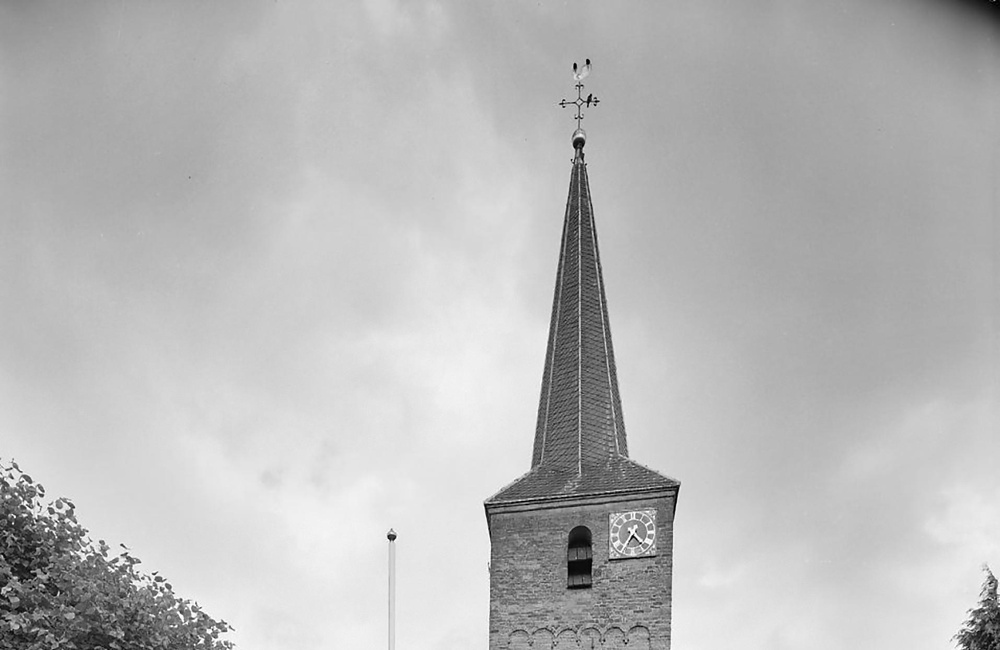 Nederlands Hervormde Kerk: Exterieur OVERZICHT WESTGEVEL (1999)
