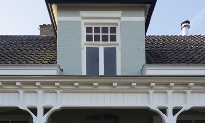 Deel voorgevel villa