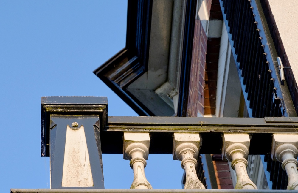 Detail balkon en kroonlijst Villa Wilhelmina - 2016