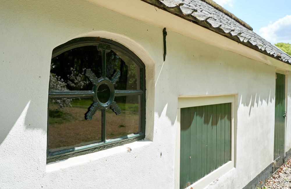 Detail stal Wijlhuizen voor de restauratie
