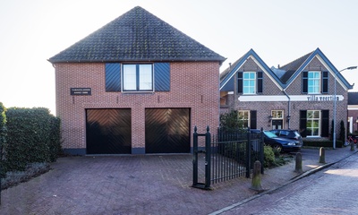 Schuur naast nr 14