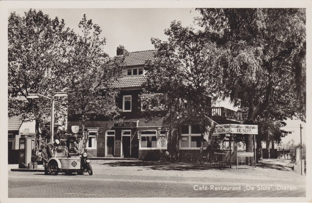 De Sluis, met wegenwacht ANWB - 1955