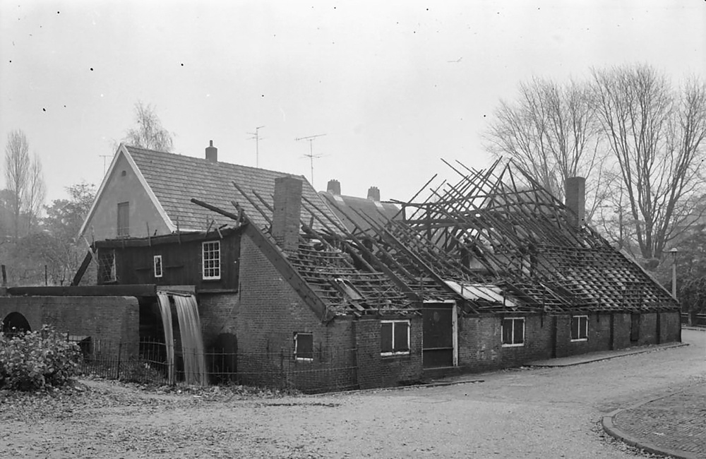 Watermolen, na de brand (1964)