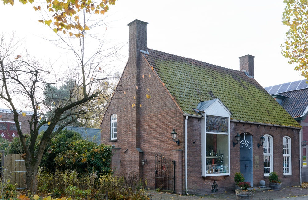 Voor- en linkerzijgevel 2016
