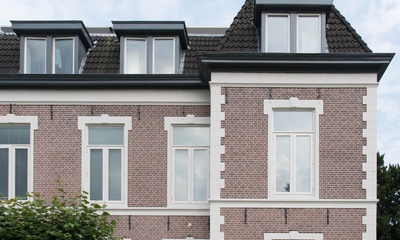 Deel voorgevel villa