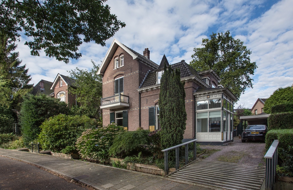 Voorgevel en rechter zijgevel  - 2016