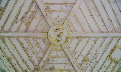 Detail dak muziektent