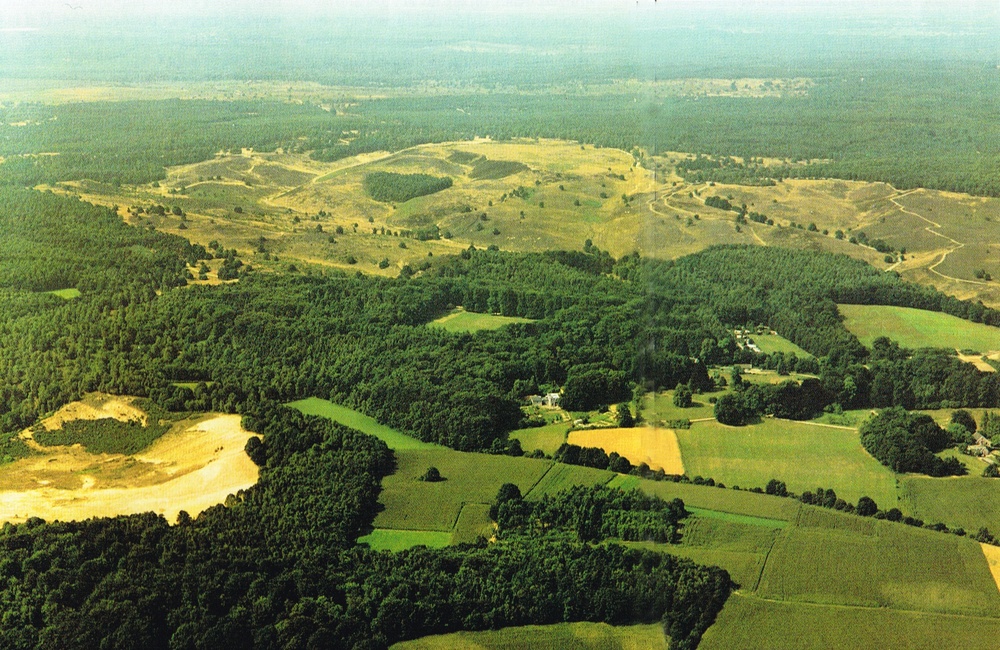 Landgoed Heuven - 1983Luchtfoto landgoed Heuven inclusief Stikke Trui. Collectie: Walter de Wit