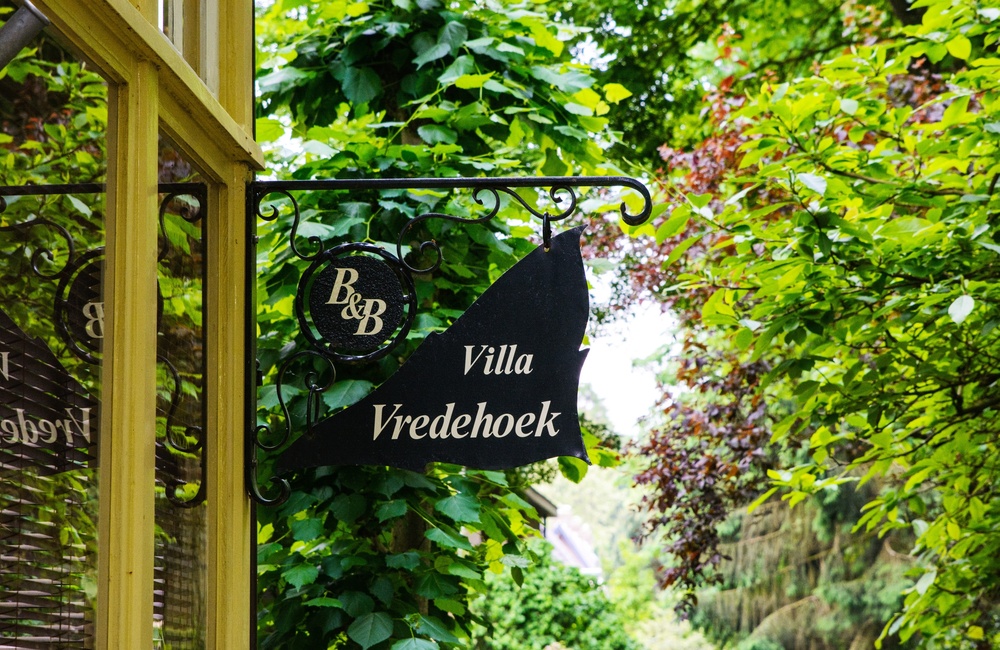 Uithangbord Villa Vredehoek - 2016