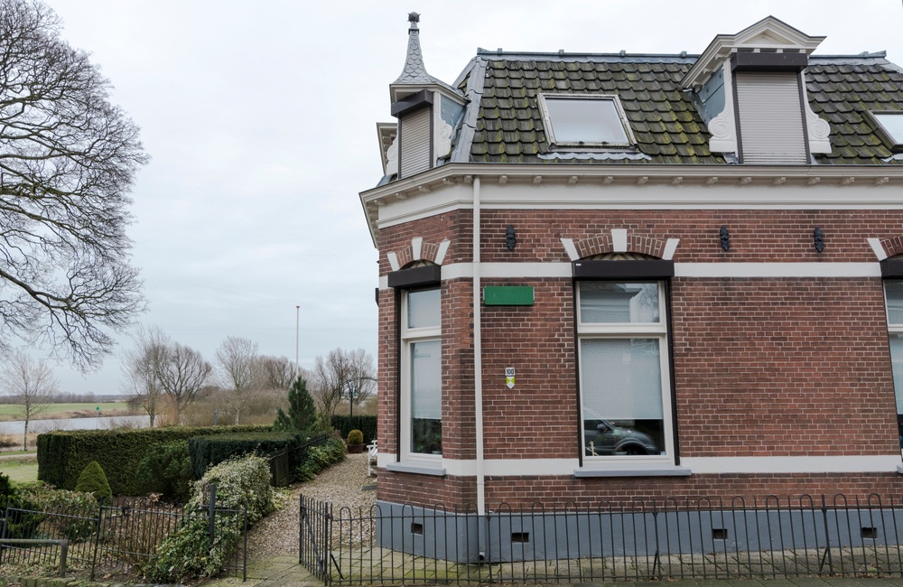 Dakkapel met vleugelstukken en voluten – 2017