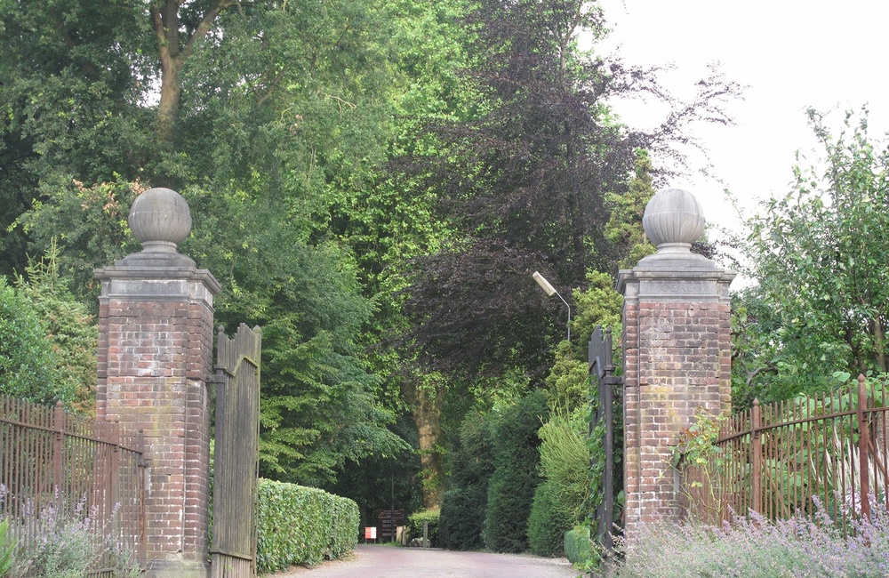 Toegangshek Rhederoord aan Parkwegzijde
