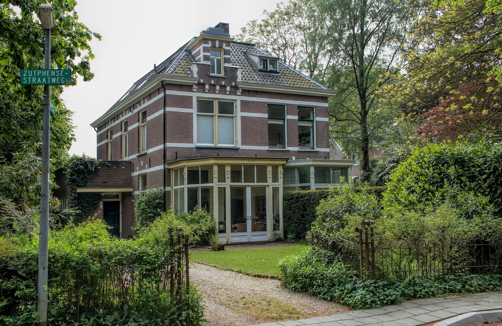 Voorgevel en linker zijgevel - 2016