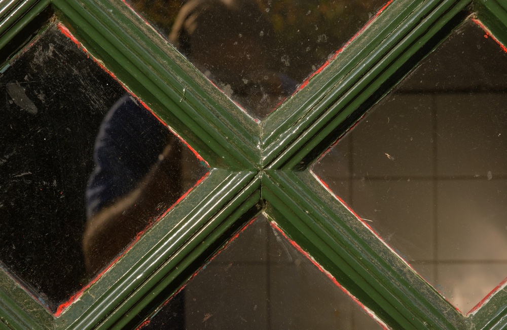 Detail ruitvormig raam Heuvenseweg 1c - 2016