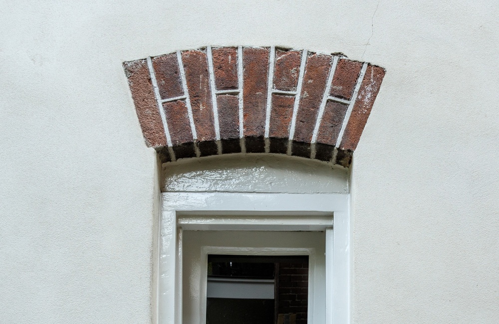 Vensters met bakstenen omlijsting - 2016