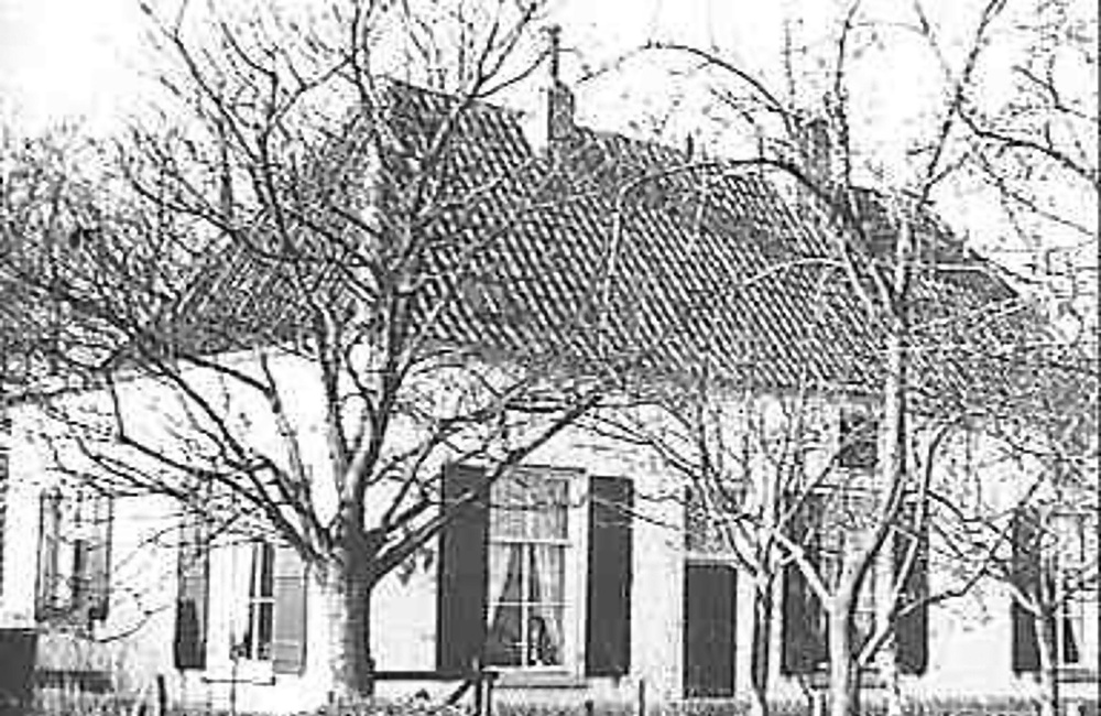 Veluwezoom/ Boerderijen: zij- en voorgevel woongedeelte (1964)