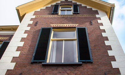 Detail zijgevel links