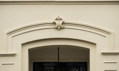Detail ingangsportiek