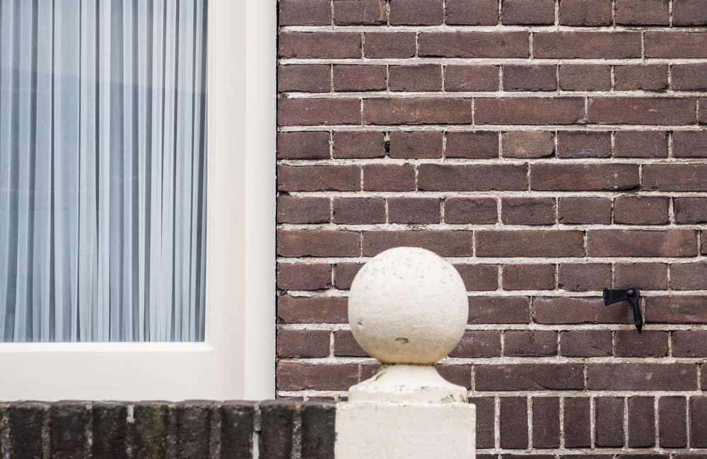 Tuinmuurtje met versiering – 2016