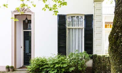 Detail zijgevel links