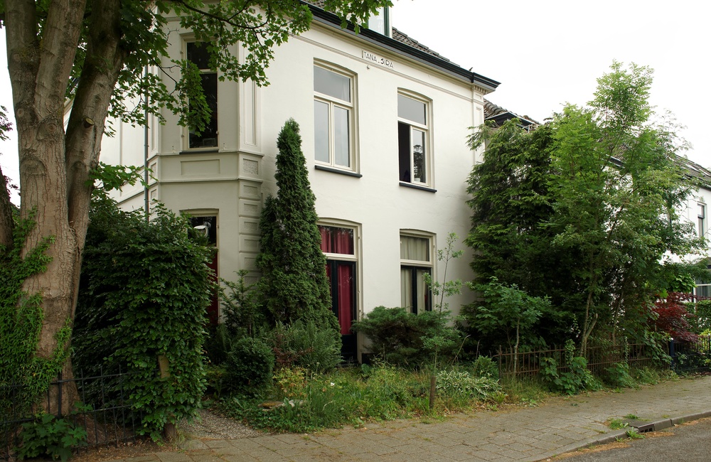 Voor- en rechterzijgevel 2016