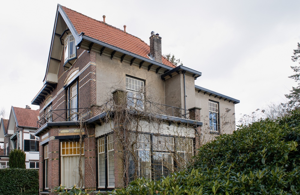 Voor- en zijgevel villa - 2016