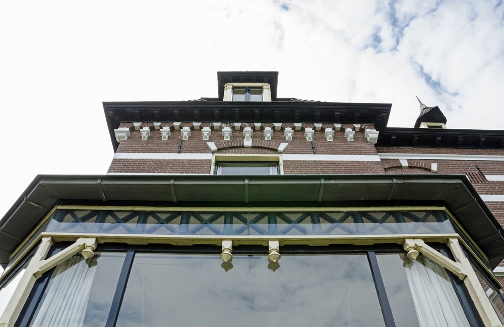 Detail versieringen Arnhemsestraatweg 69 & 71 - 2016