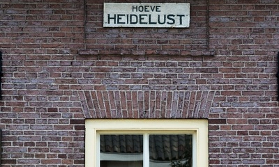 Detail voorgevel woonhuis