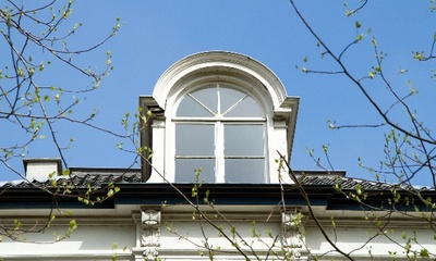 Deel voorgevel villa