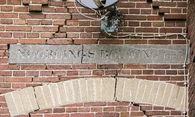 Detail gevelsteen