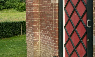 Deel voorgevel schuur
