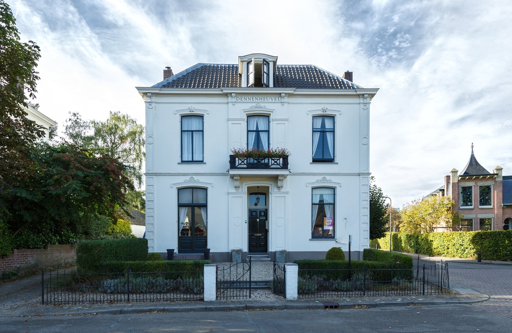 Voorgevel villa Dennenheuvel - 2016