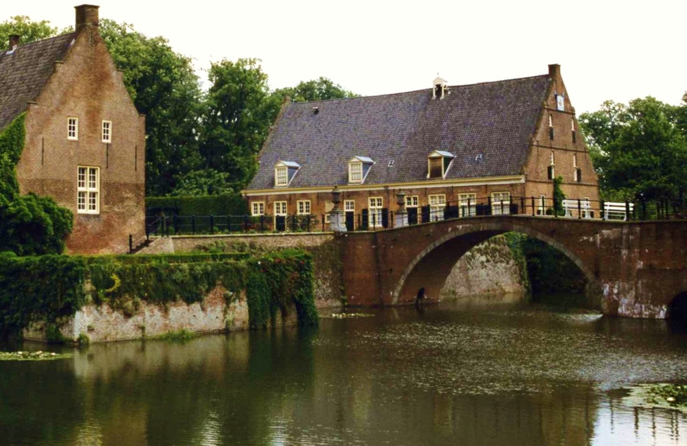 Middachten brug