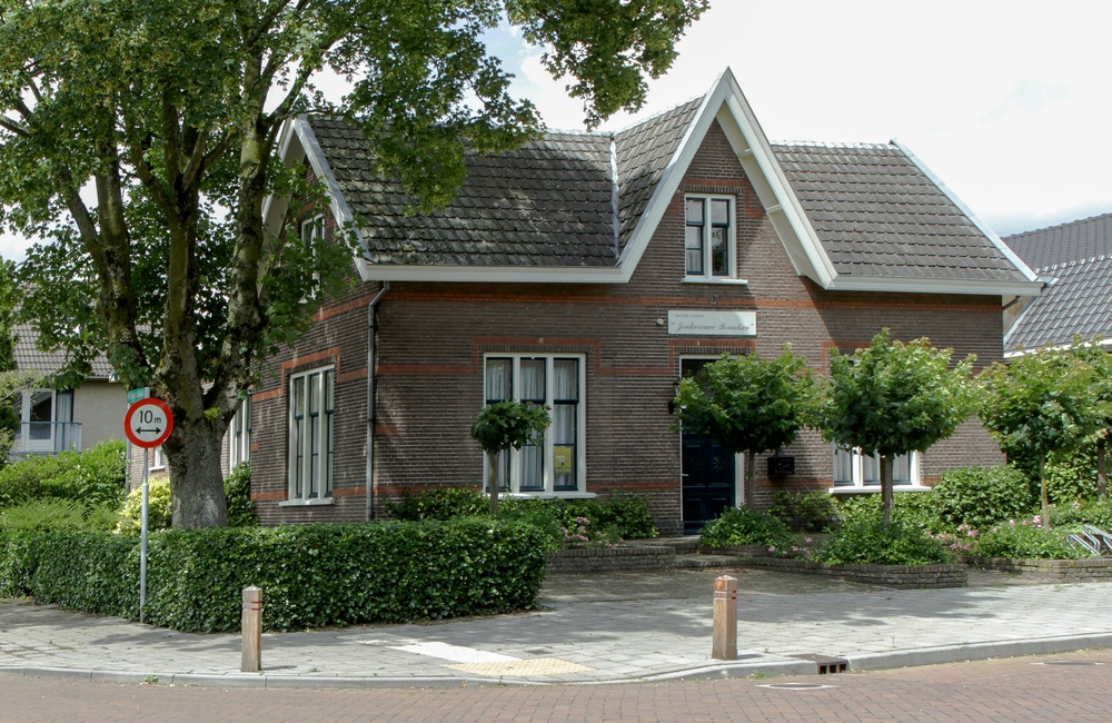 Voorgevel en linkerzijgevel Jonkvrouw Brantsenschool - 2016
